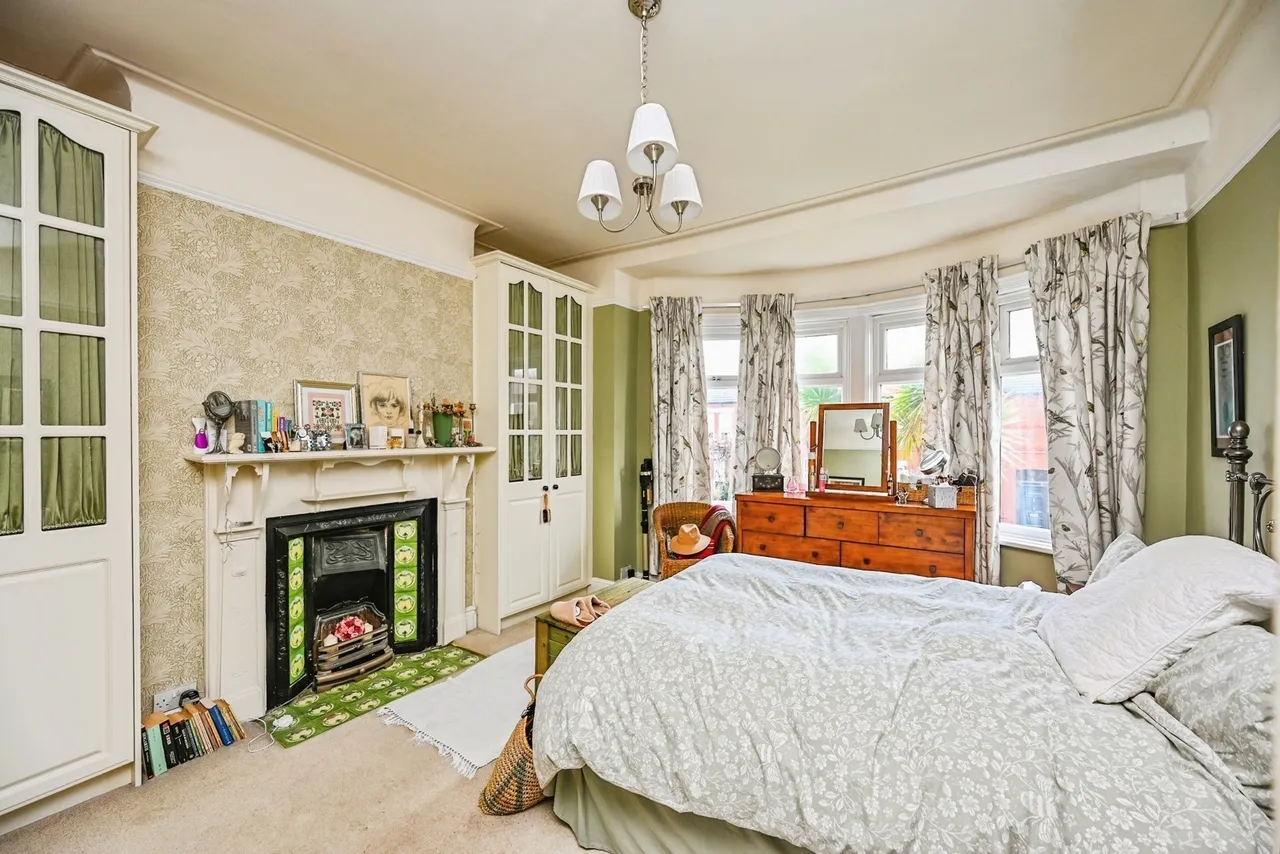 Kingsway, Waterloo, L22, photo 9