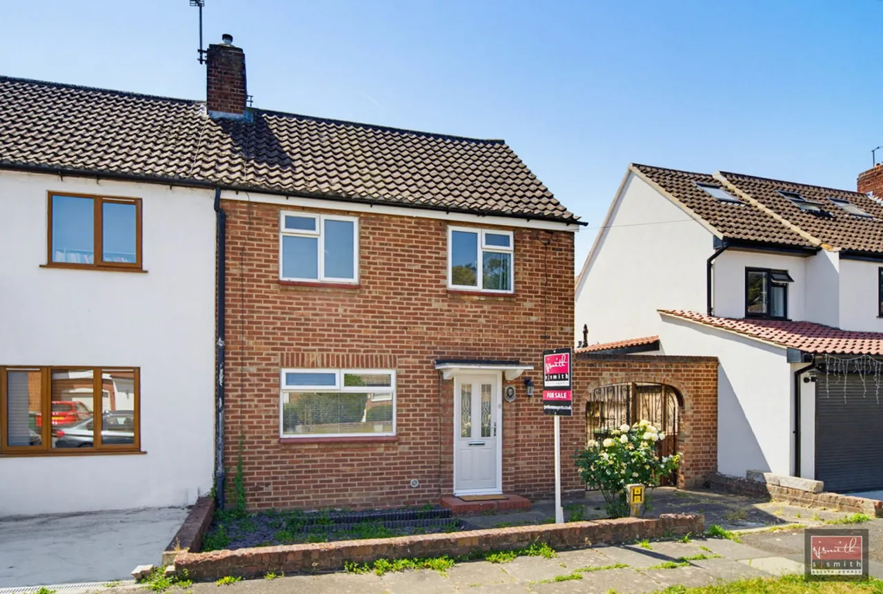 2 bed house for sale, Beverley Road, Sunbury-on-Thames