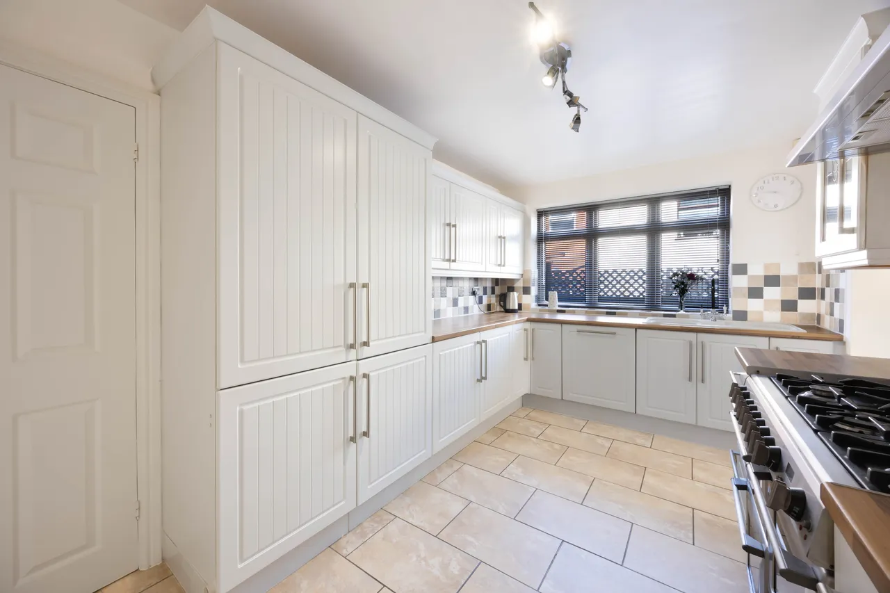 Bleakledge Grove, Hindley, photo 10