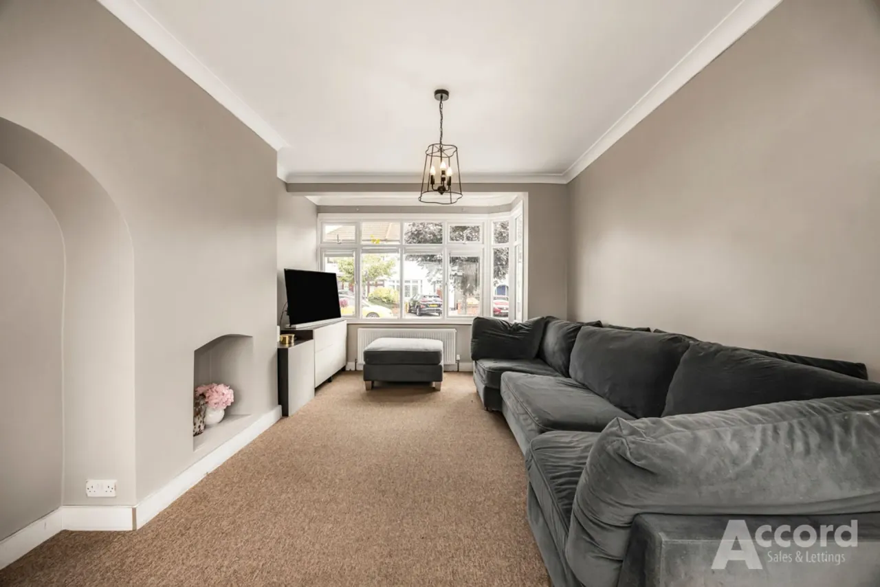 Alma Avenue, Hornchurch, RM12, photo 2