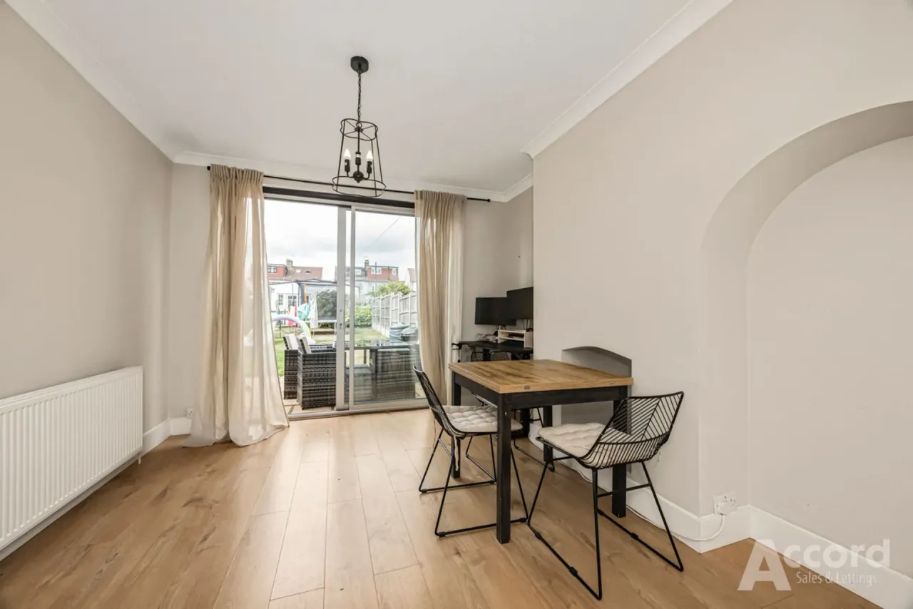 Alma Avenue, Hornchurch, RM12, photo 4