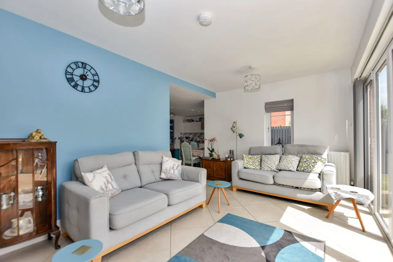 Cotham Drive, Wakefield, WF2, photo 2