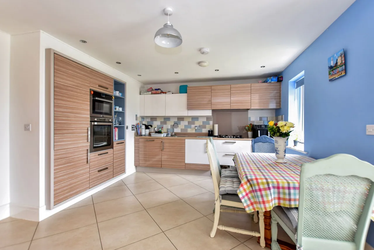 Cotham Drive, Wakefield, WF2, photo 4