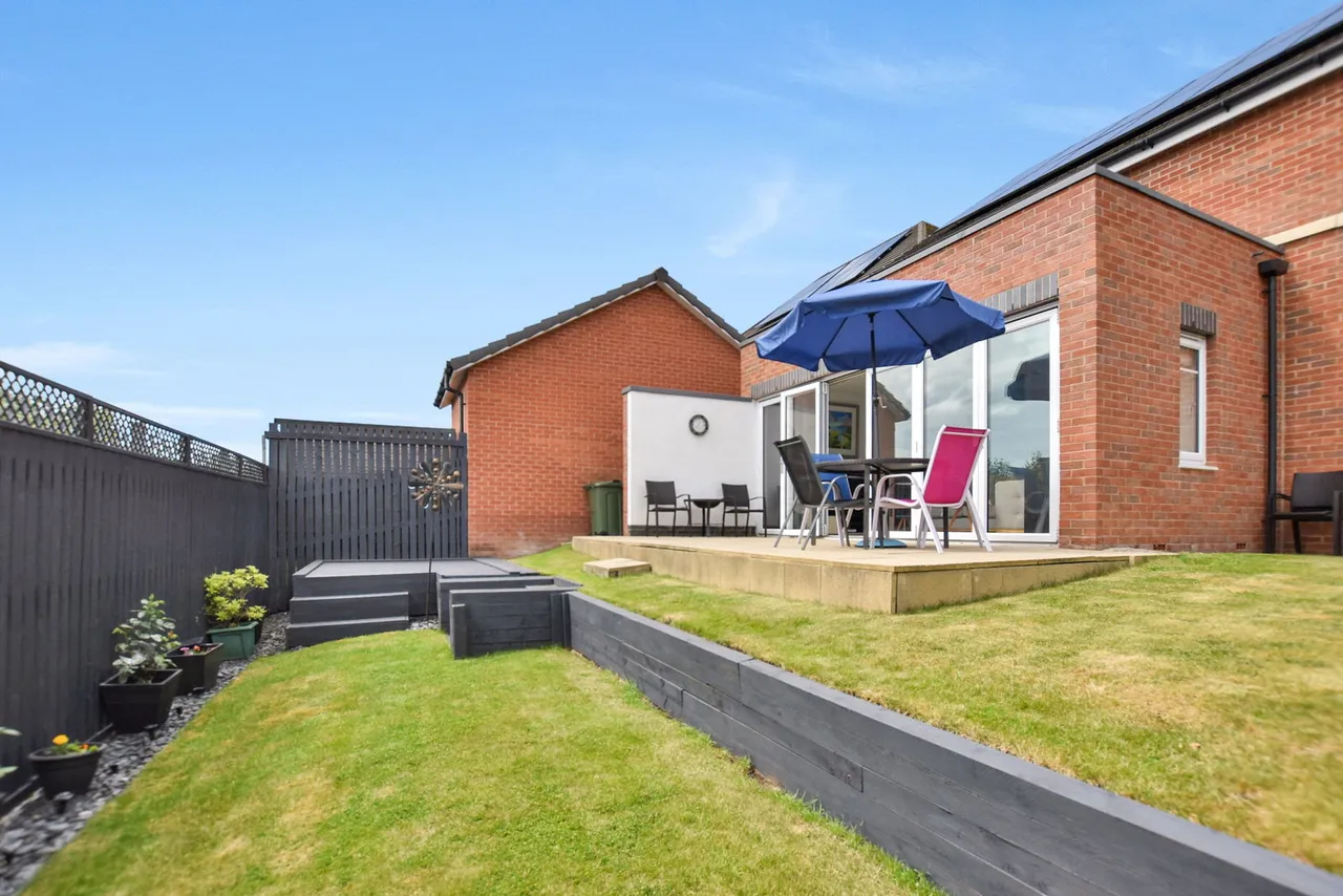Cotham Drive, Wakefield, WF2, photo 22
