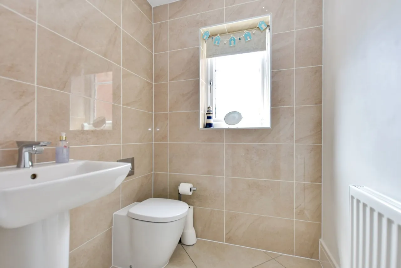Cotham Drive, Wakefield, WF2, photo 11