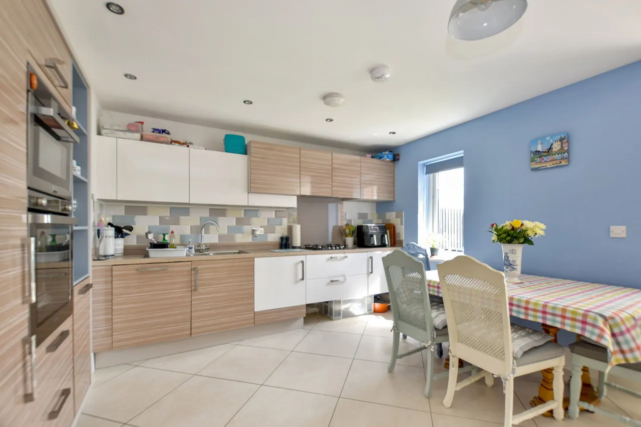 Cotham Drive, Wakefield, WF2, photo 5