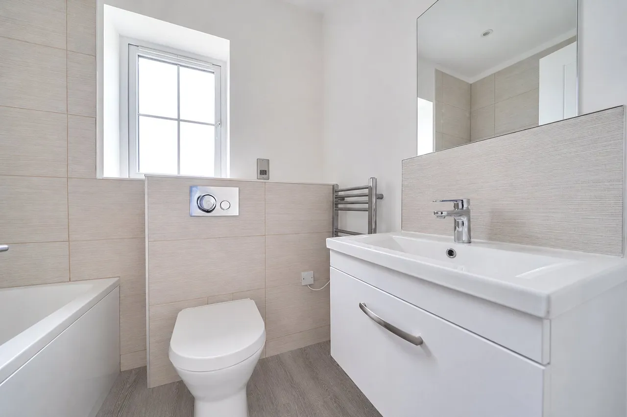 Orchard Way, Bramley, Tadley, Hampshire, RG26 5WW, photo 9