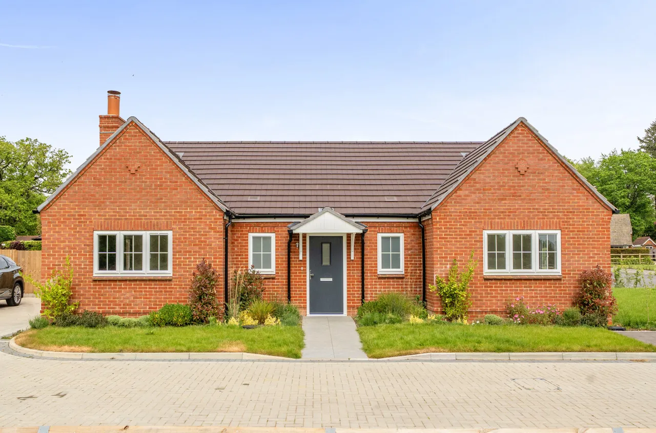 Orchard Way, Bramley, Tadley, Hampshire, RG26 5WW, photo 11