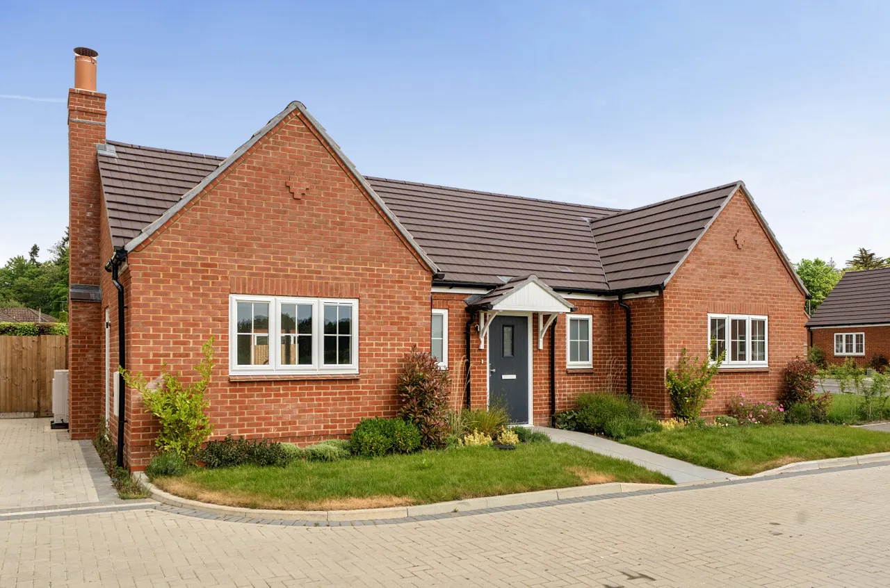 Orchard Way, Bramley, Tadley, Hampshire, RG26 5WW, photo 12