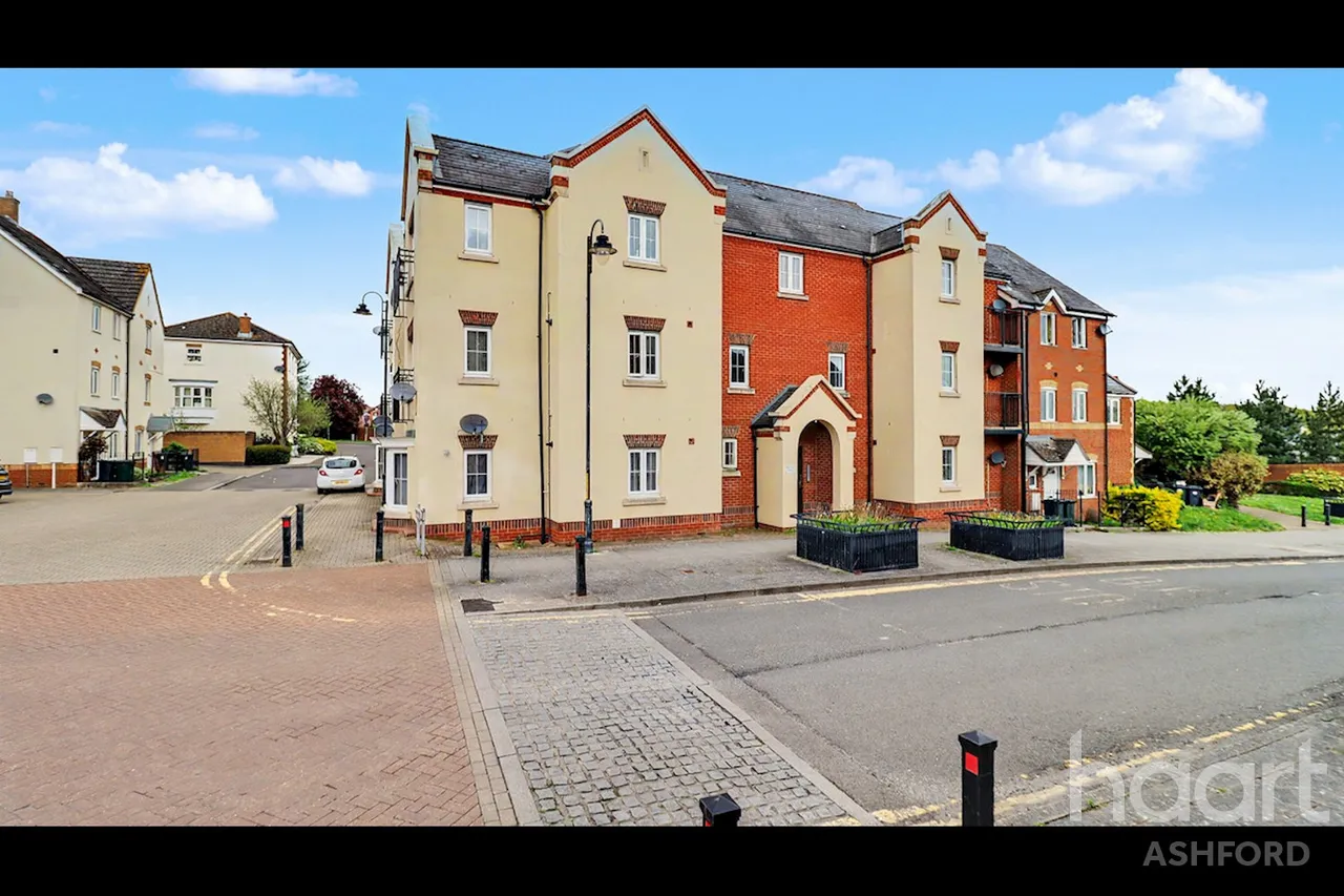 2 bed flat for sale, Romney Point, Ashford, TN23