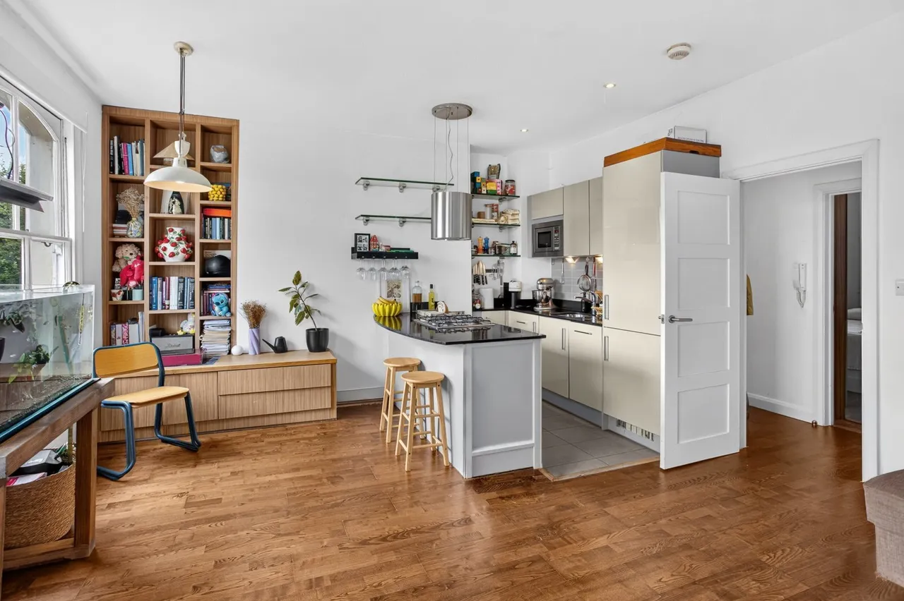 1 bed flat to rent, Lancaster Road, London, W11