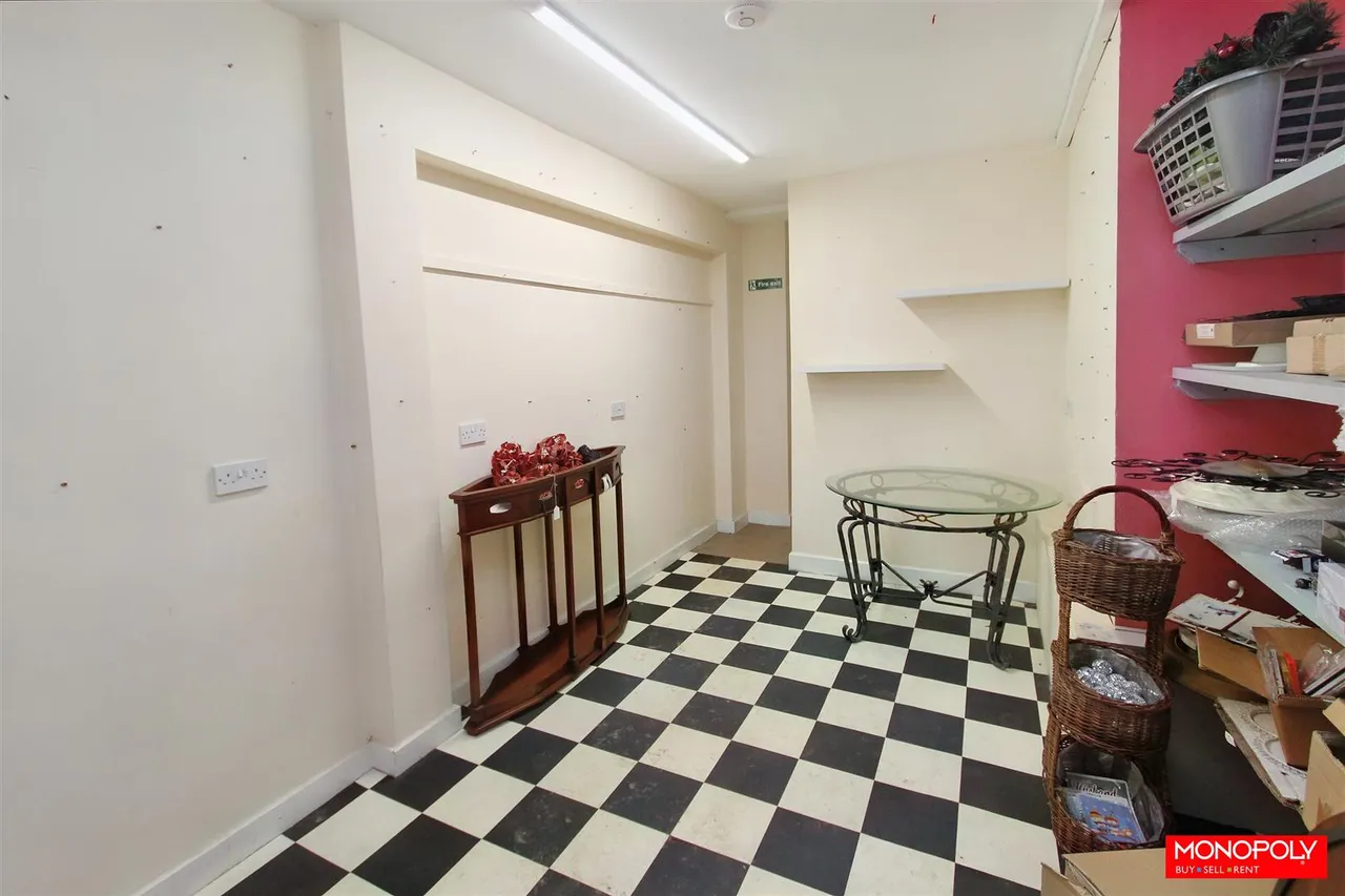 Vale Street, Denbigh, LL16, photo 4