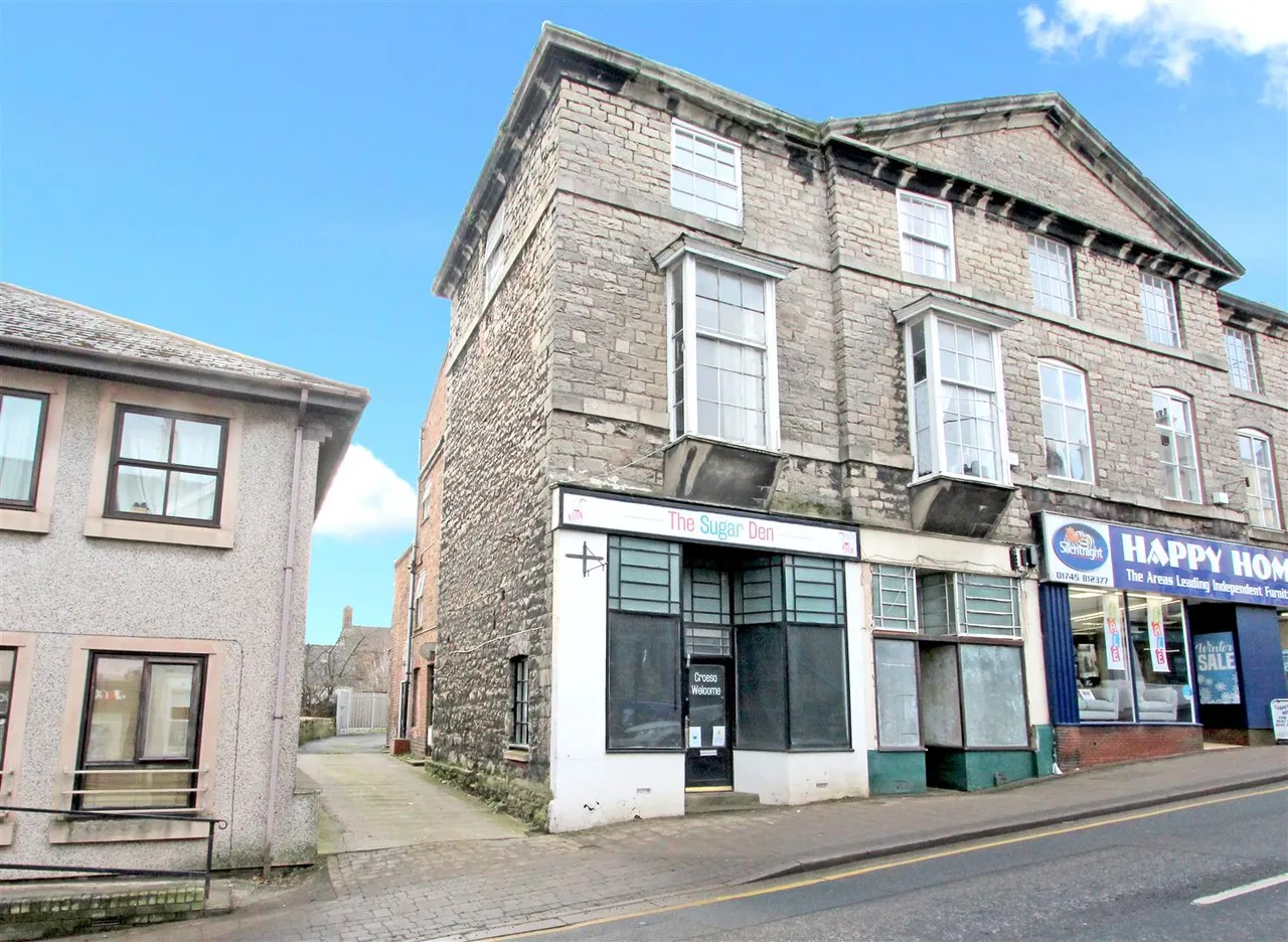 3 bed flat for sale, Vale Street, Denbigh, LL16
