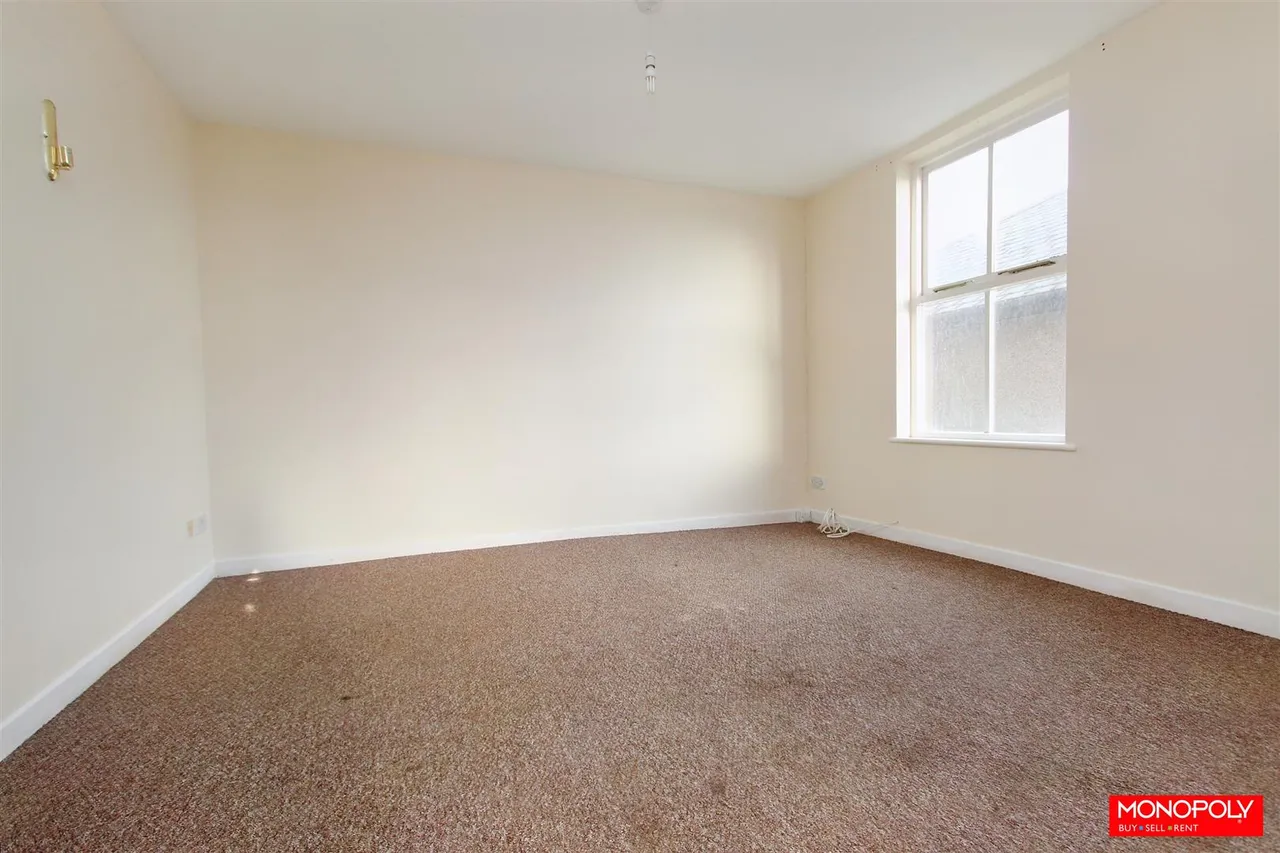 Vale Street, Denbigh, LL16, photo 9