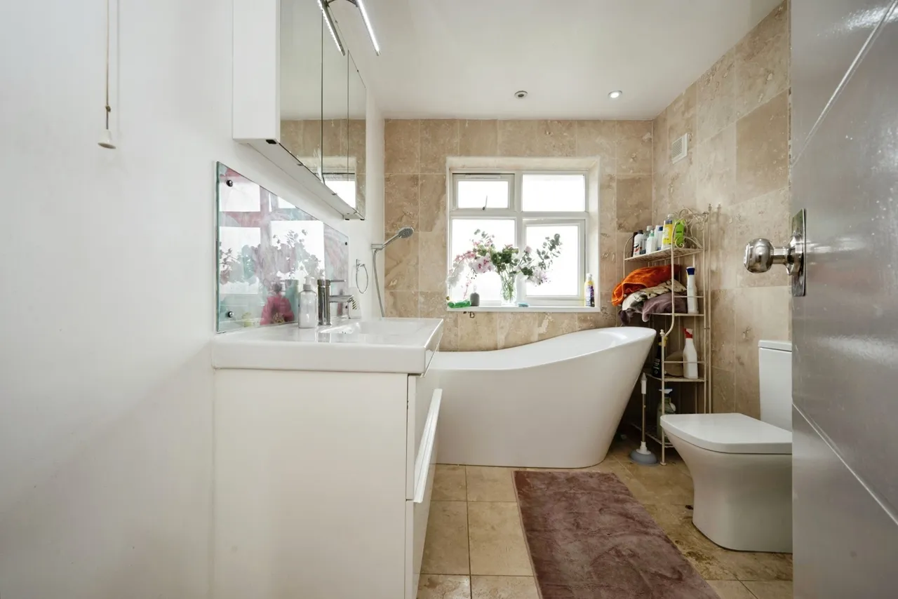 Black Swan Lane, Luton, Bedfordshire, LU3, photo 8