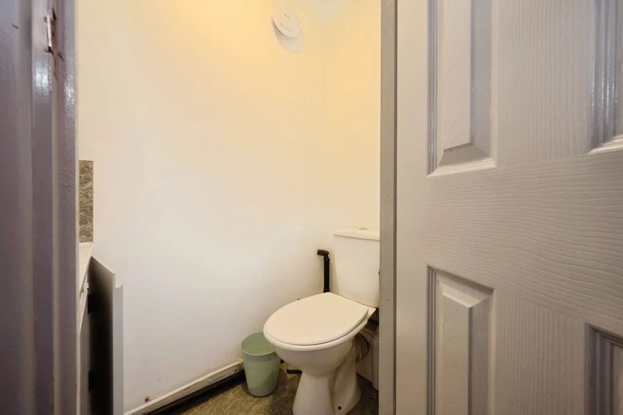 Black Swan Lane, Luton, Bedfordshire, LU3, photo 6