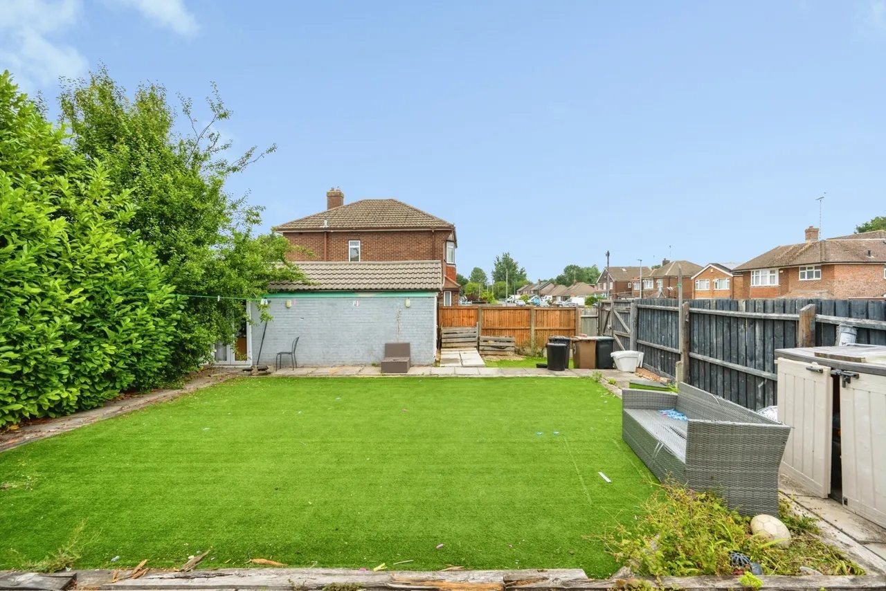 Black Swan Lane, Luton, Bedfordshire, LU3, photo 14