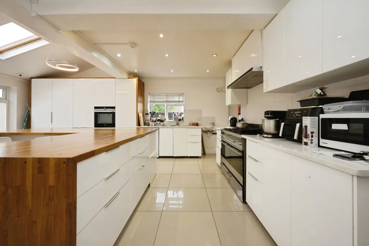 Black Swan Lane, Luton, Bedfordshire, LU3, photo 3