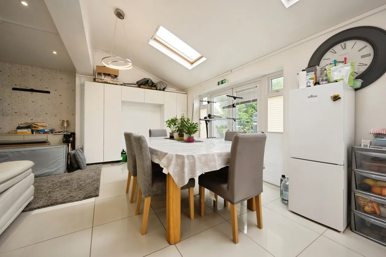 Black Swan Lane, Luton, Bedfordshire, LU3, photo 5