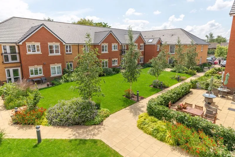 Churchfield Road, Walton-On-Thames KT12 2FR, photo 2