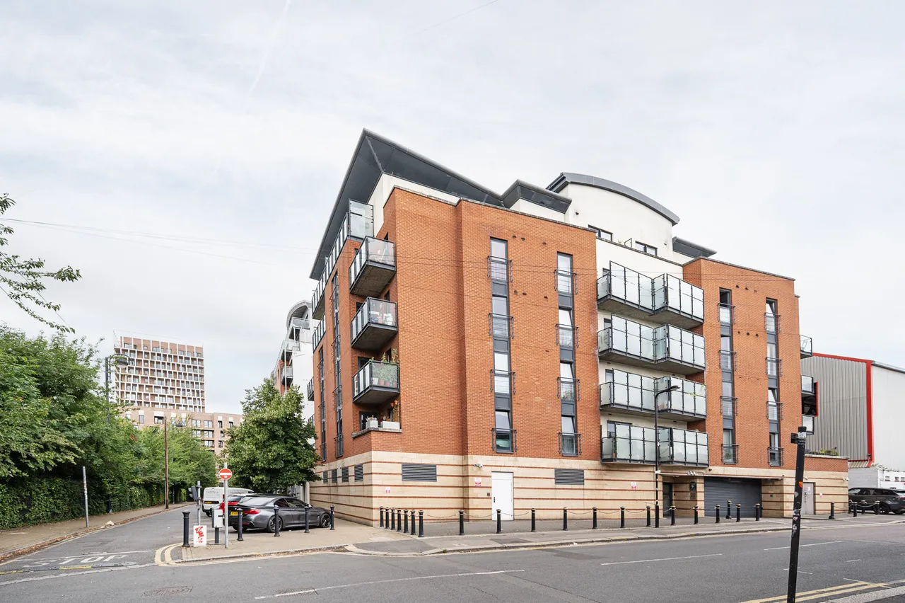 25 Bloomfield Court, 2 Brisbane Road, London, photo 2