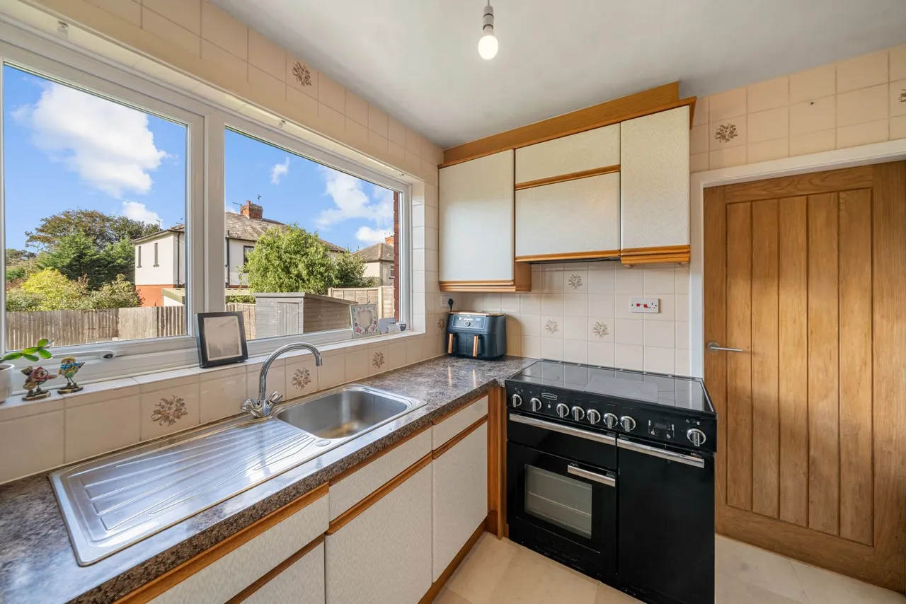 Scholey Avenue, Brighouse, HD6, photo 8