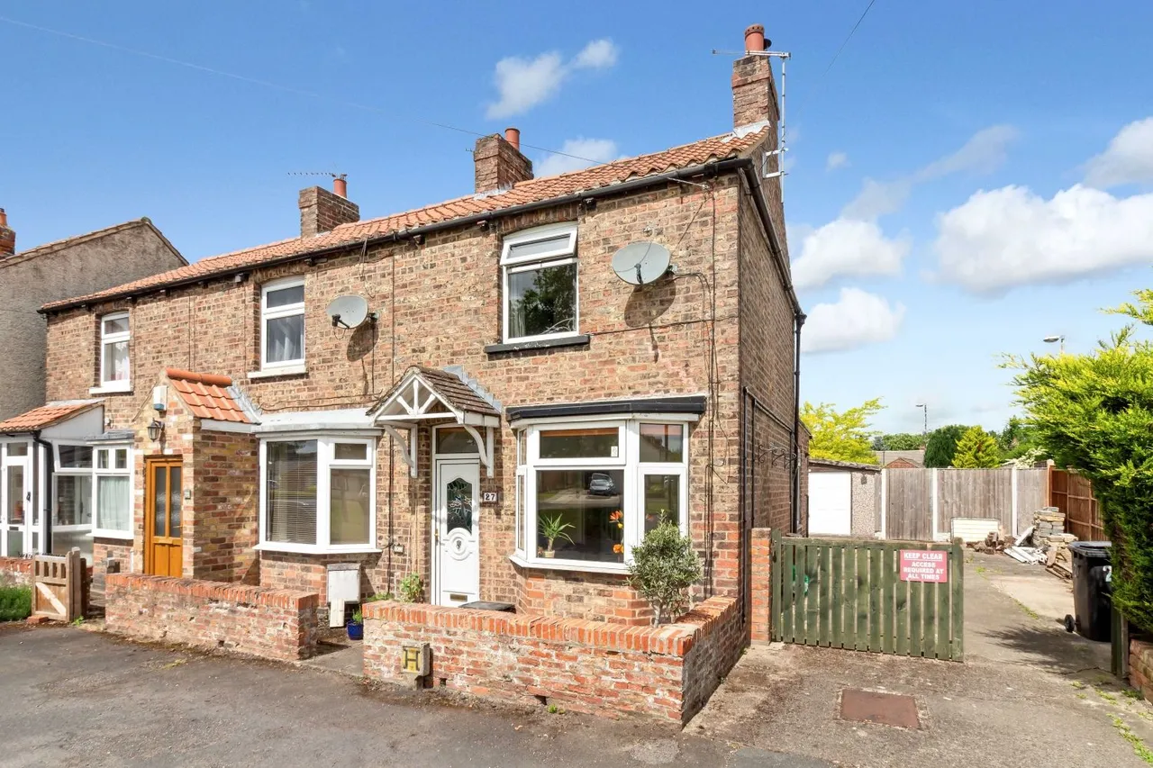 2 bed house for sale, Southfields Road, Strensall, YO32
