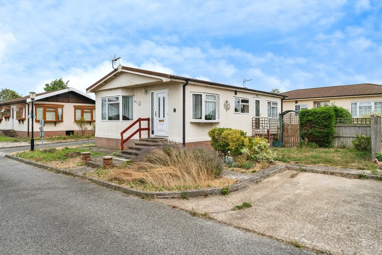 3 bed mobile home for sale — Priors Close, Witchford, Ely, Cambridgeshire, CB6