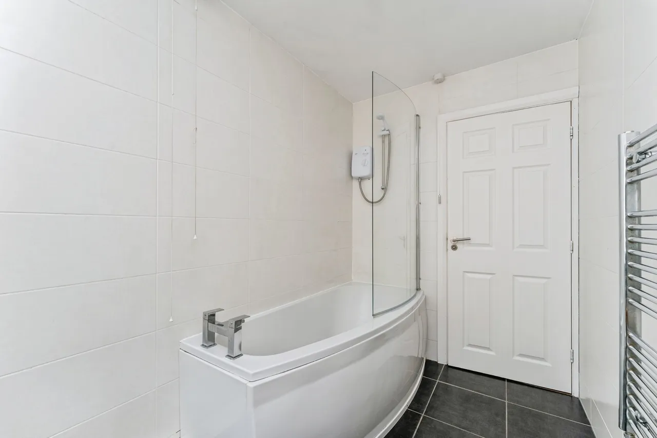 Bromfield Lane, Mold, CH7, photo 10