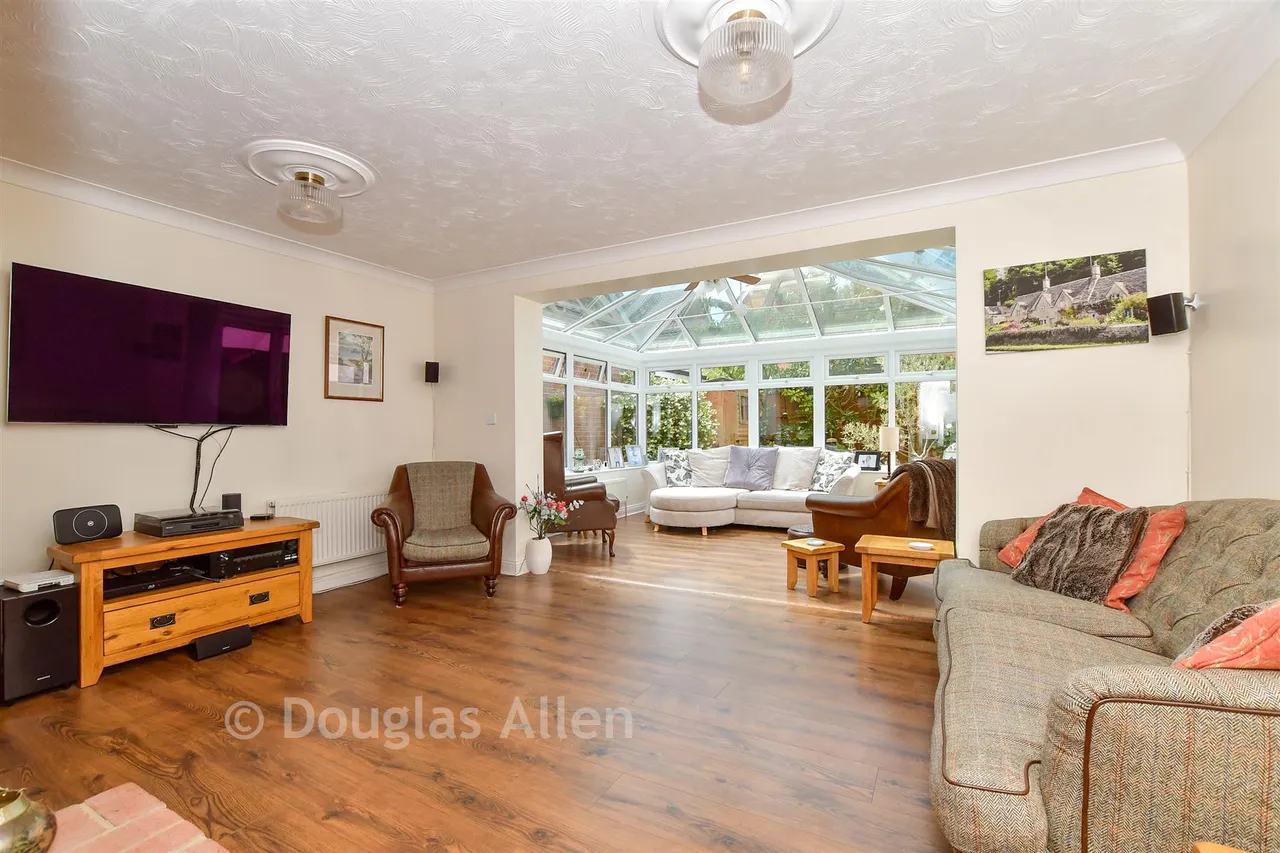 Royal Oak Chase, Laindon, SS15, photo 3