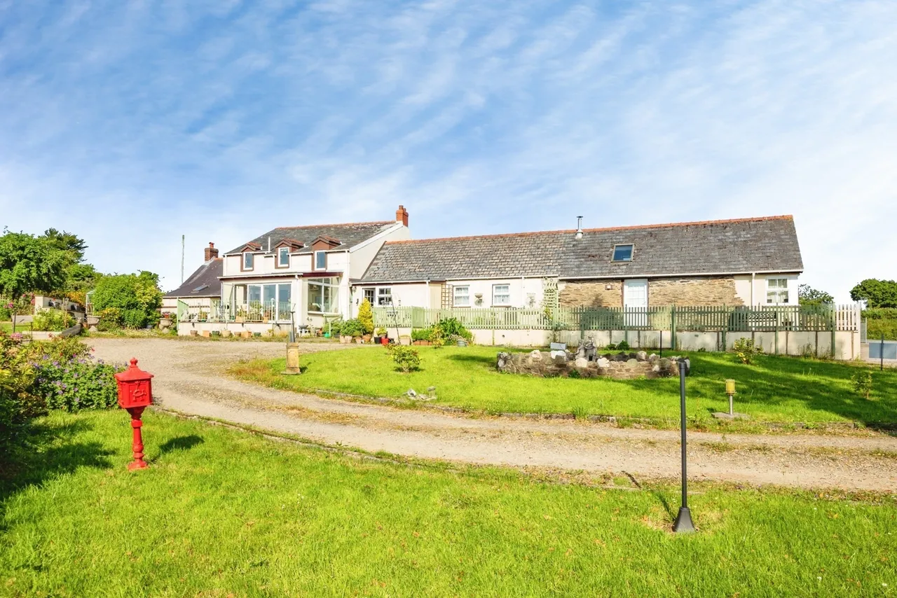 8 bed house for sale, Blaenffos, Boncath, SA37