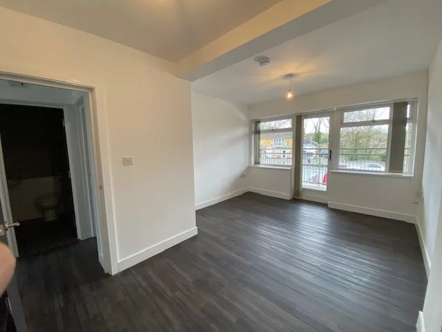 Lakeside, Cardiff, CF23, photo 5