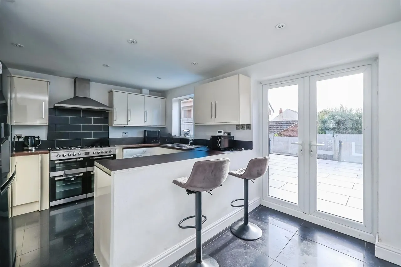 Oakham Drive, Selston, NG16, photo 4