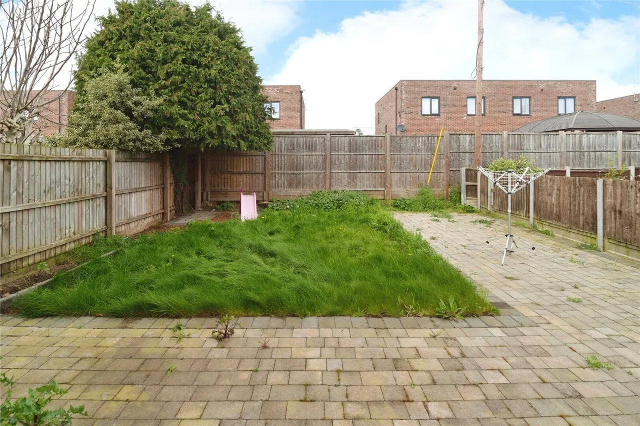 Bata Avenue, East Tilbury, Tilbury, Essex, RM18, photo 2