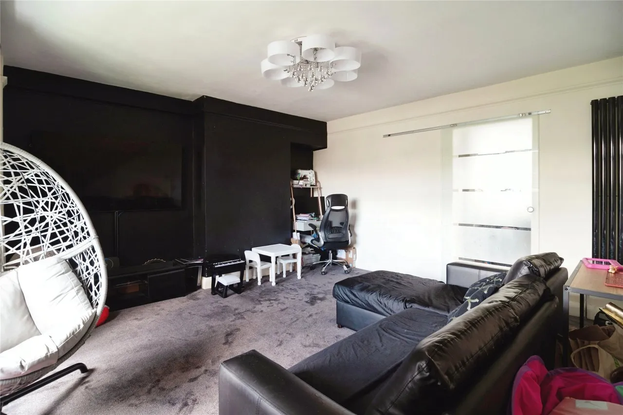 Bata Avenue, East Tilbury, Tilbury, Essex, RM18, photo 5
