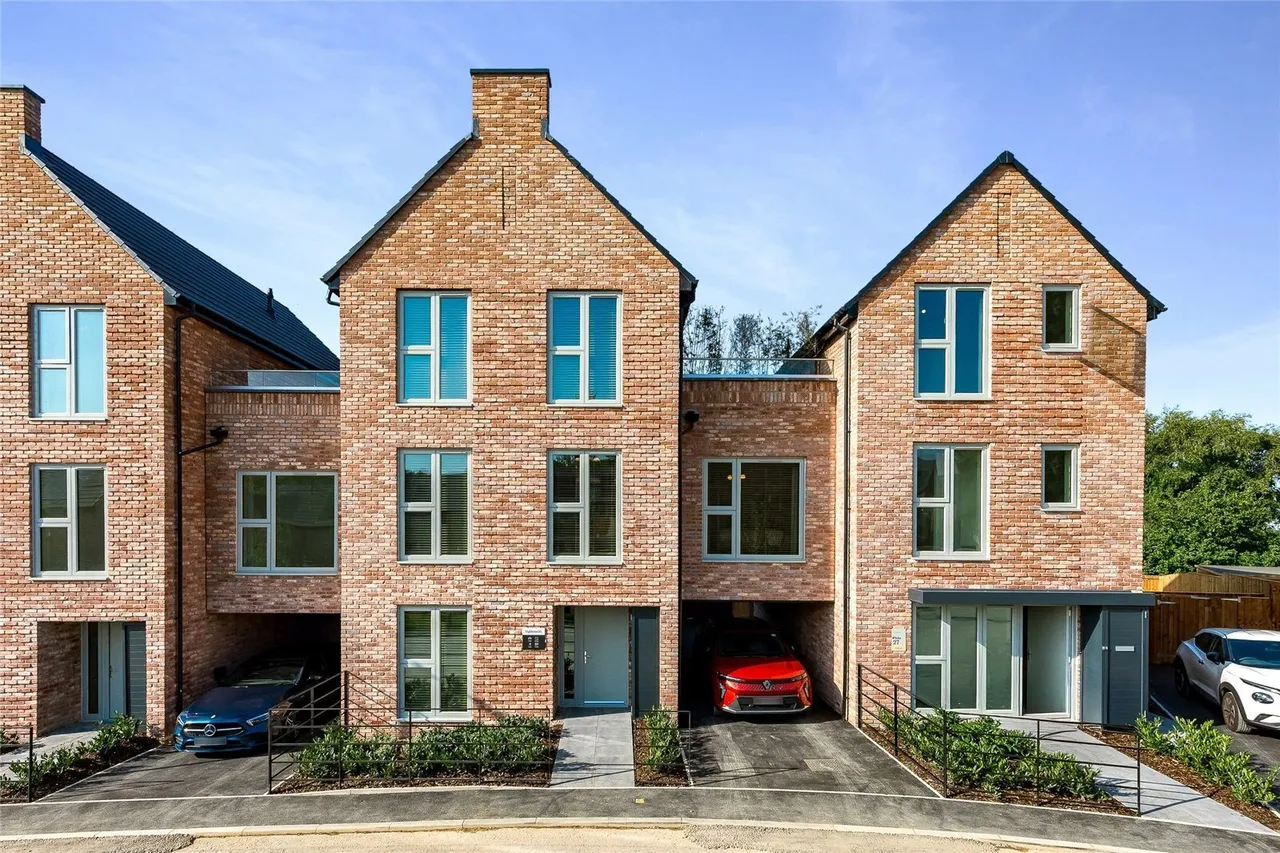 Victoria Road, Horwich, BL6, photo 2