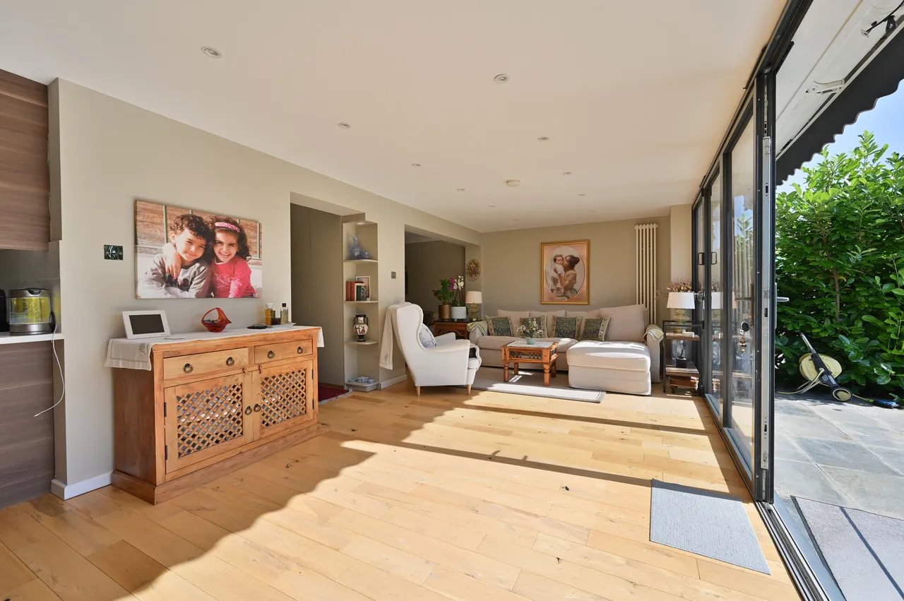 352 High Road, Watford, photo 7