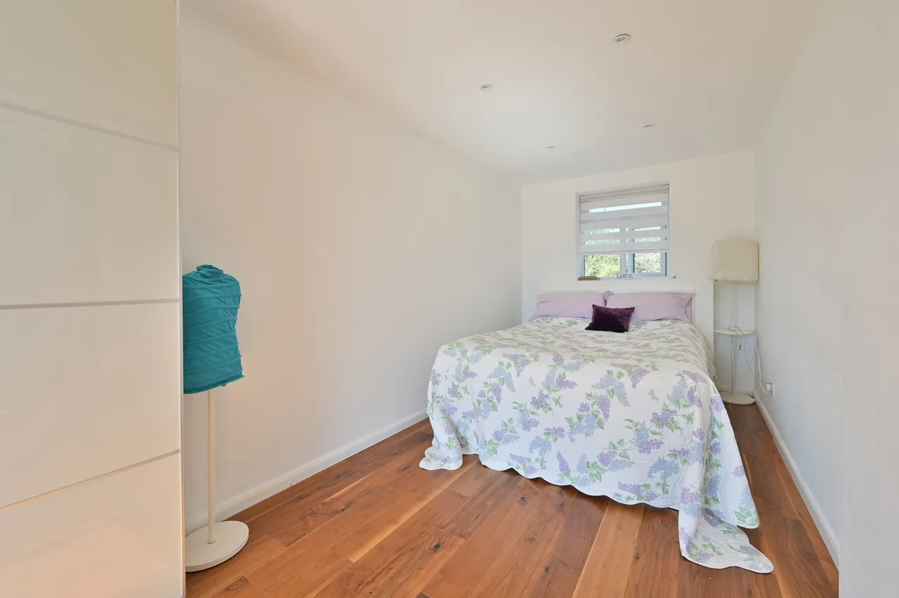 352 High Road, Watford, photo 10
