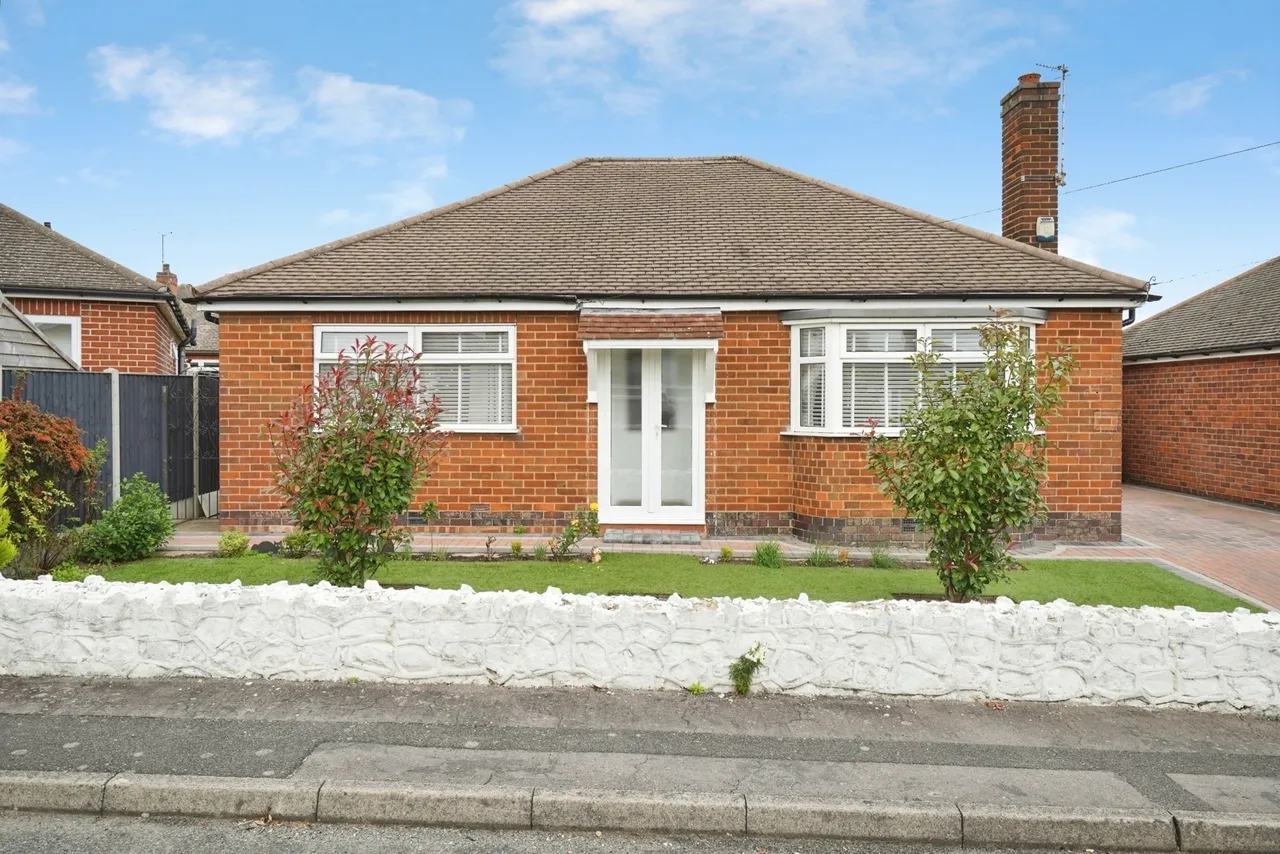 2 bed house for sale, Rowena Drive, Ashby-de-la-Zouch, LE65