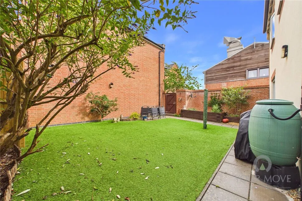 Mill Pond Drive, Upton, Northampton, NN5, photo 9