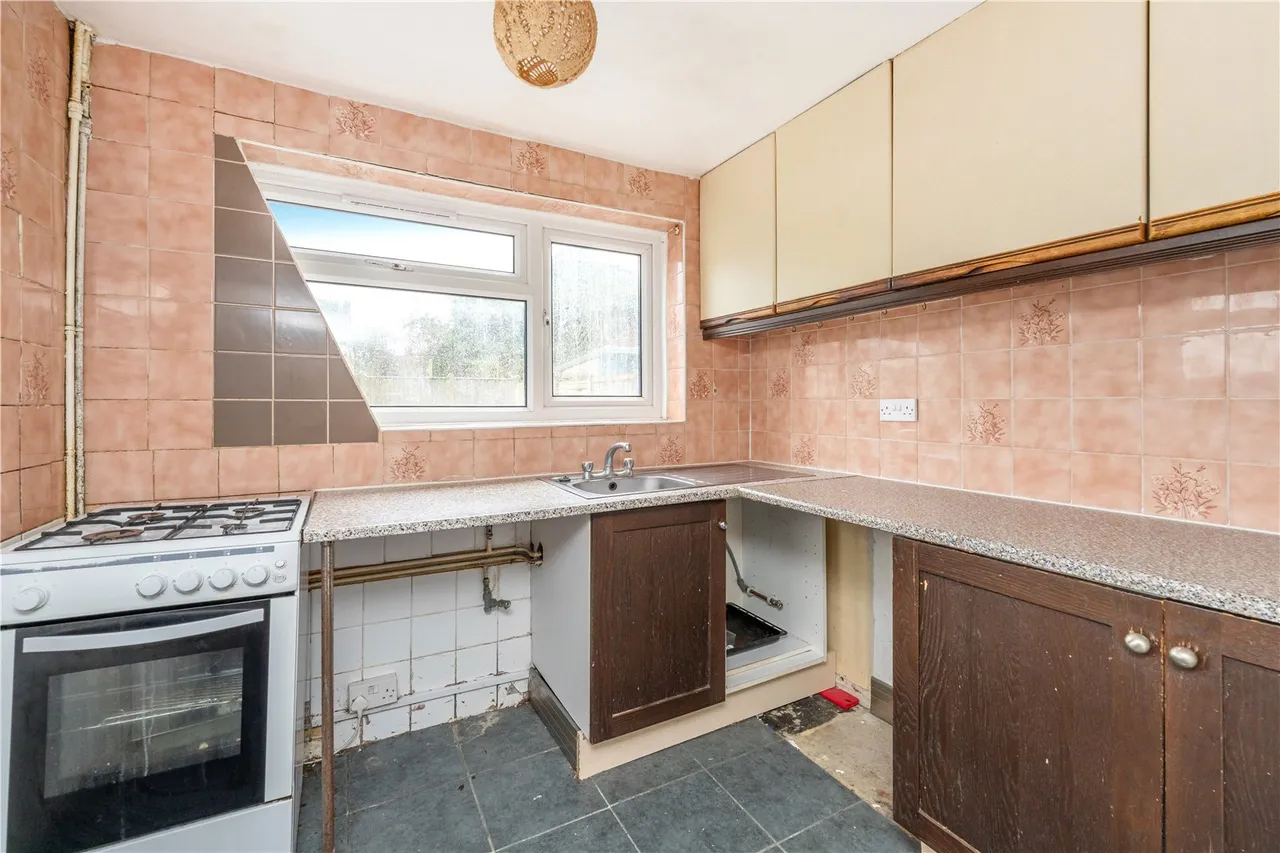 Green Lane, Hanworth, TW13 6TN, photo 4