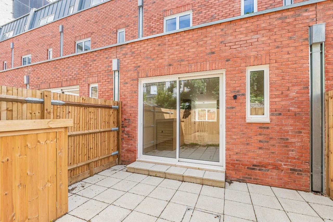 Warwick Road, London, W5, photo 17