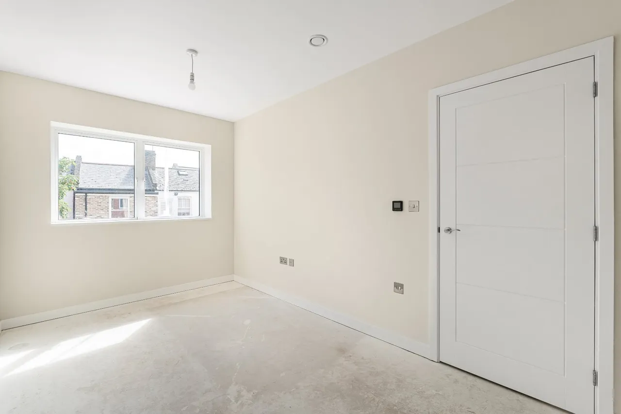 Warwick Road, London, W5, photo 12