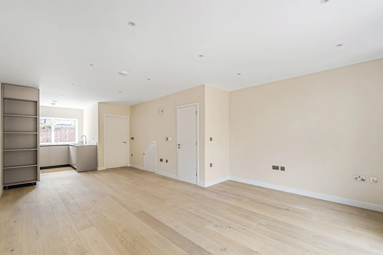 Warwick Road, London, W5, photo 5