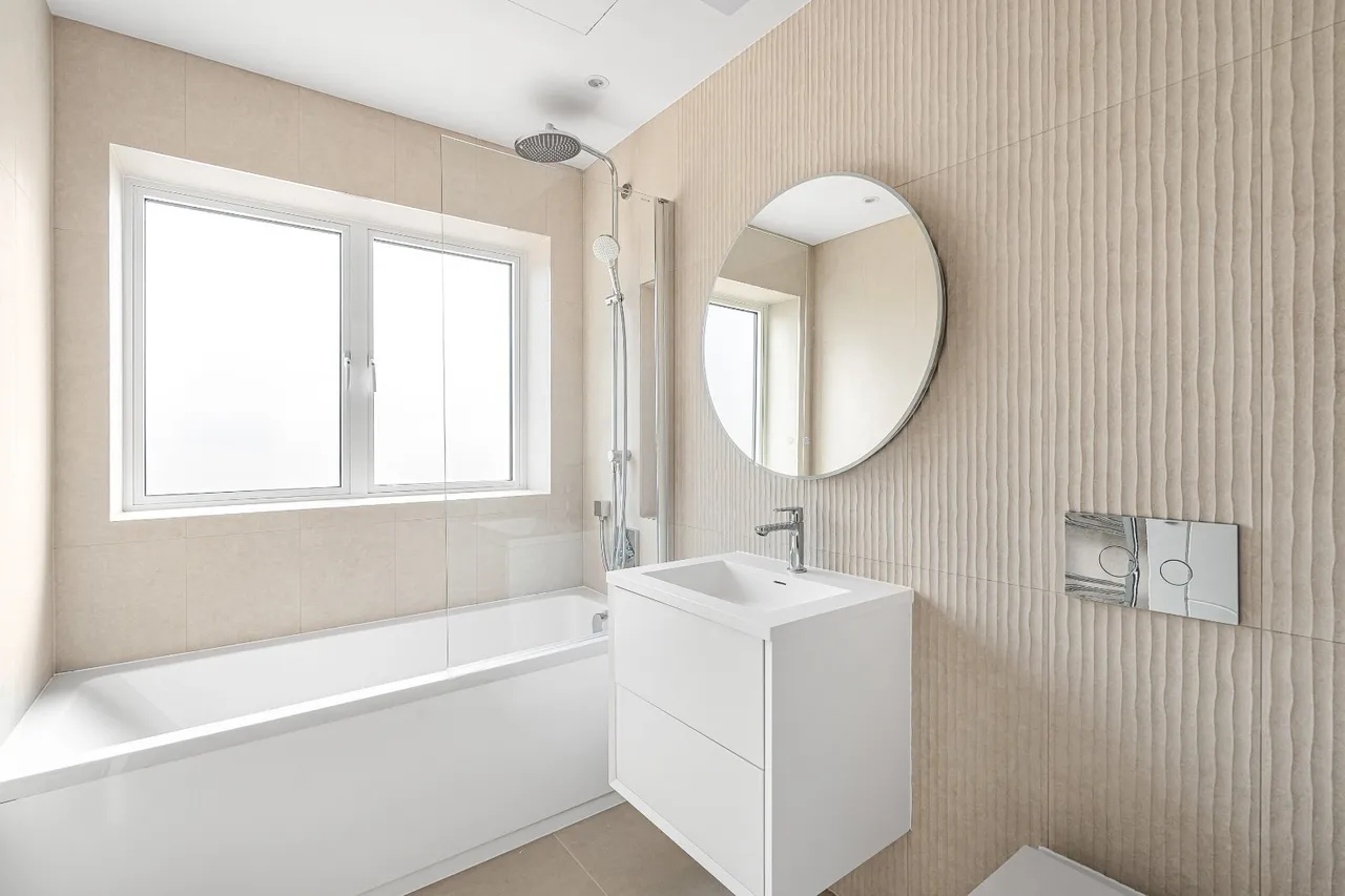 Warwick Road, London, W5, photo 15