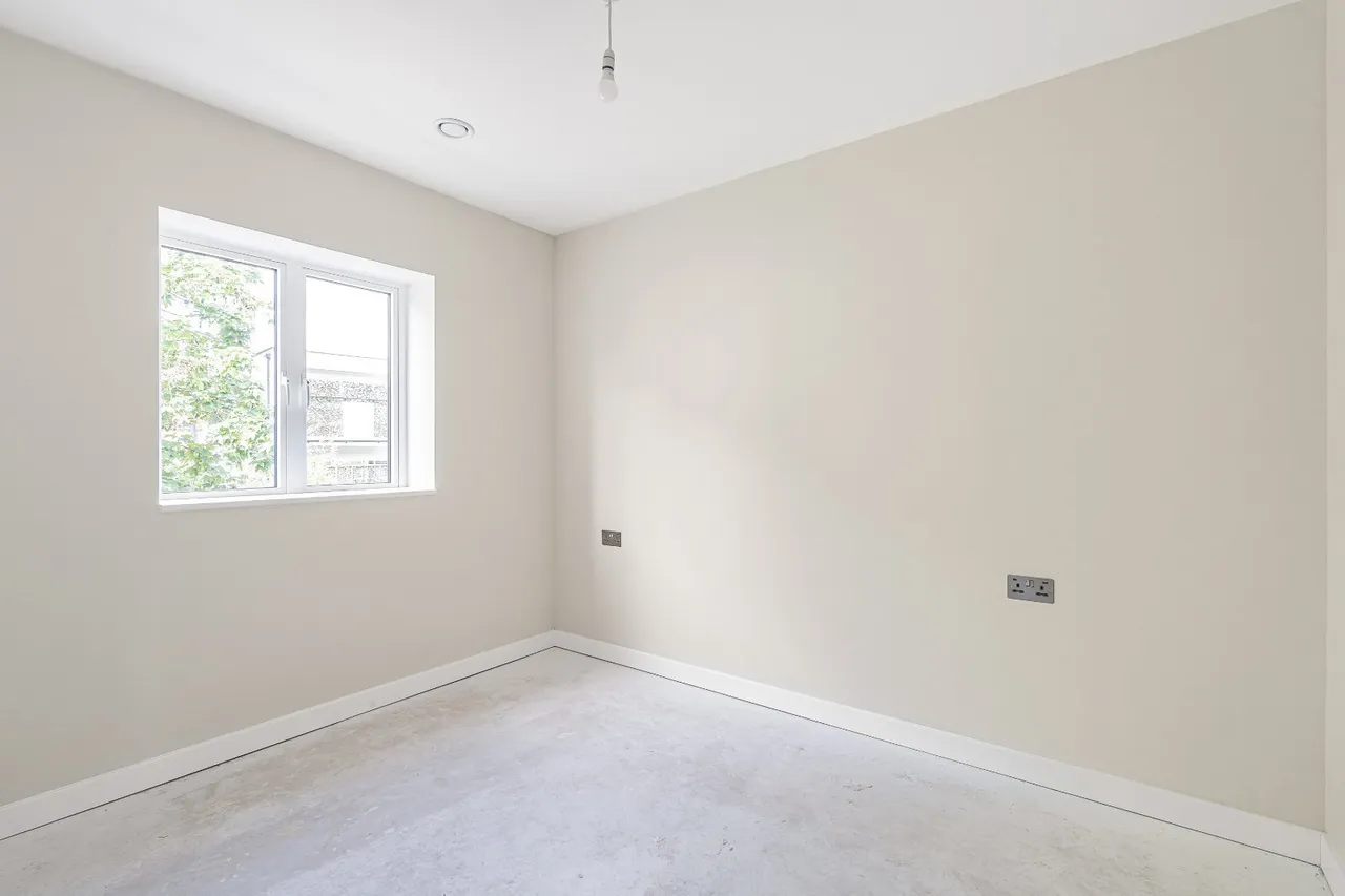 Warwick Road, London, W5, photo 8