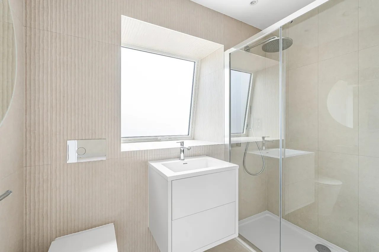 Warwick Road, London, W5, photo 14
