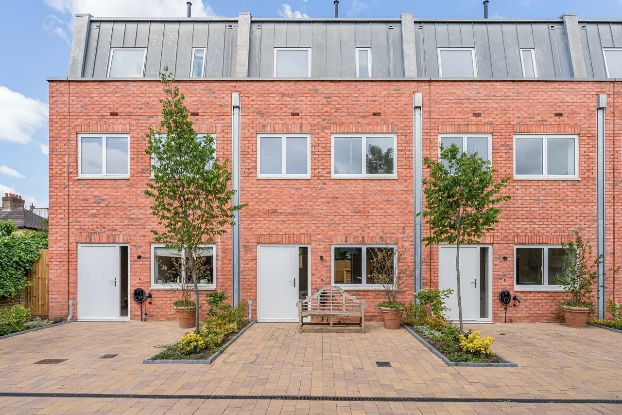 3 bed house for sale, Warwick Road, London, W5