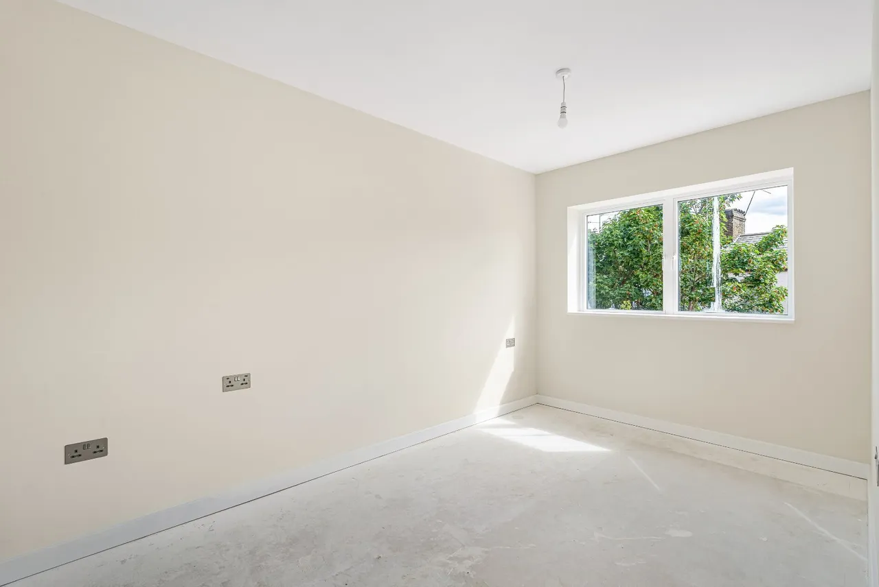Warwick Road, London, W5, photo 10
