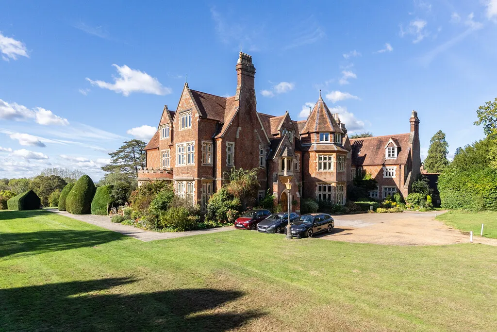 Grenehurst Park, Capel, RH5, photo 2